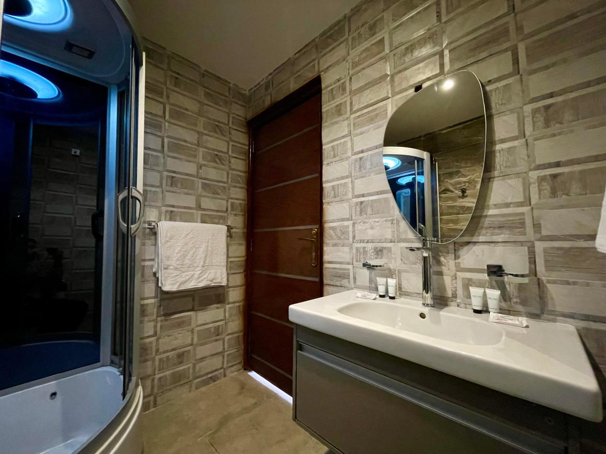 Pyramuse Inn Nazlet el Simman Экстерьер фото